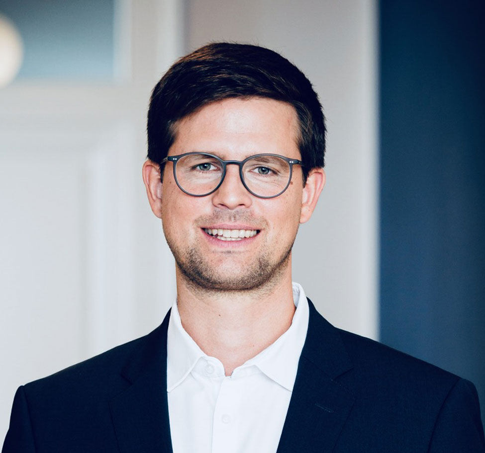 Dr. Oliver Peschel